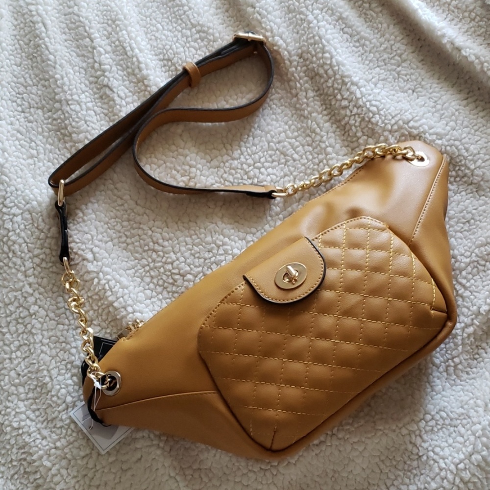 Crossbody purse